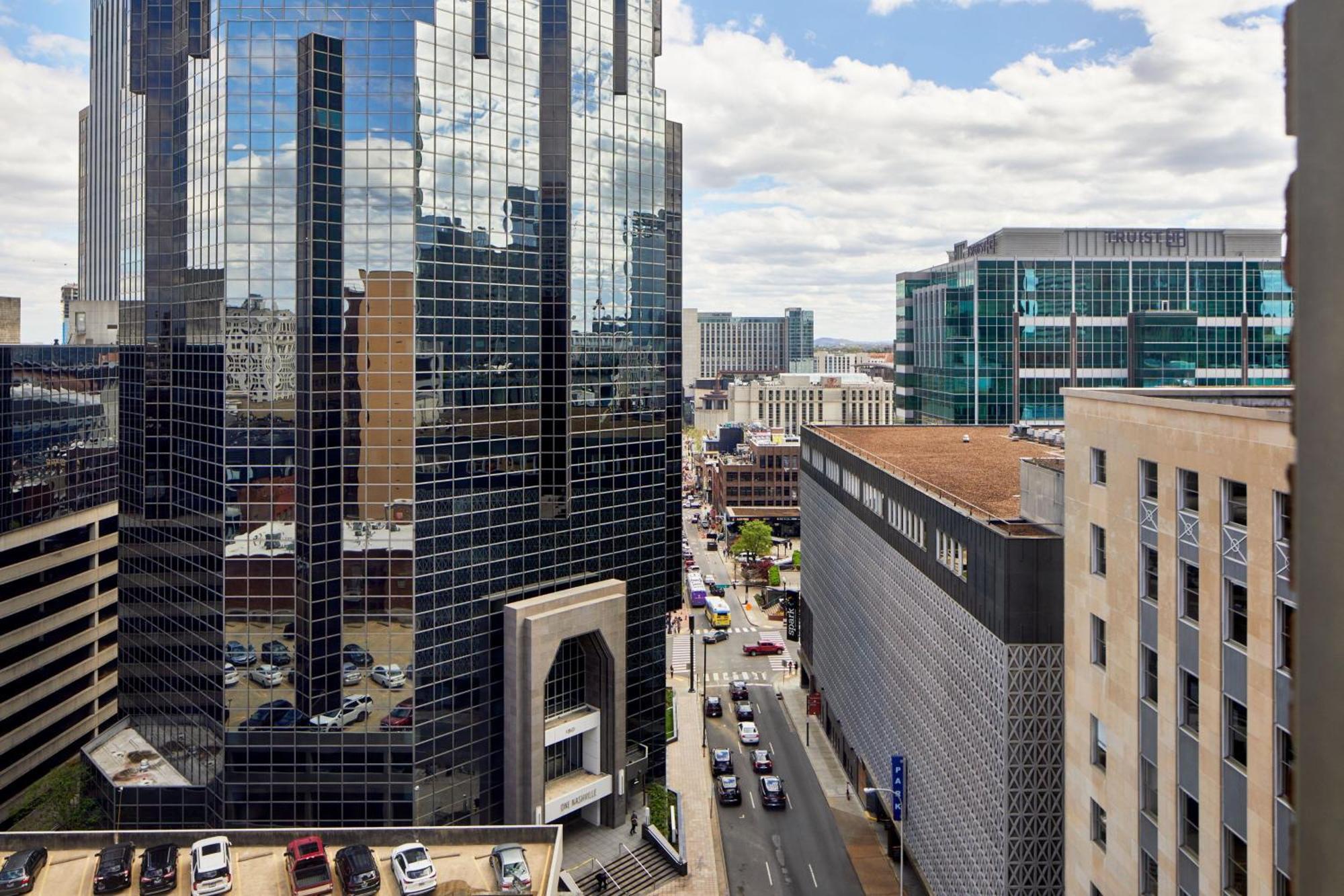 Courtyard By Marriott Nashville Downtown Exterior photo