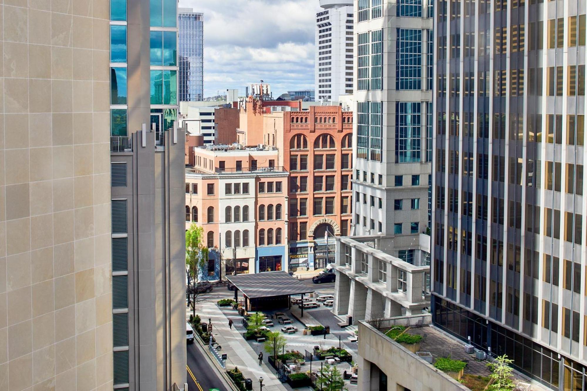Courtyard By Marriott Nashville Downtown Exterior photo