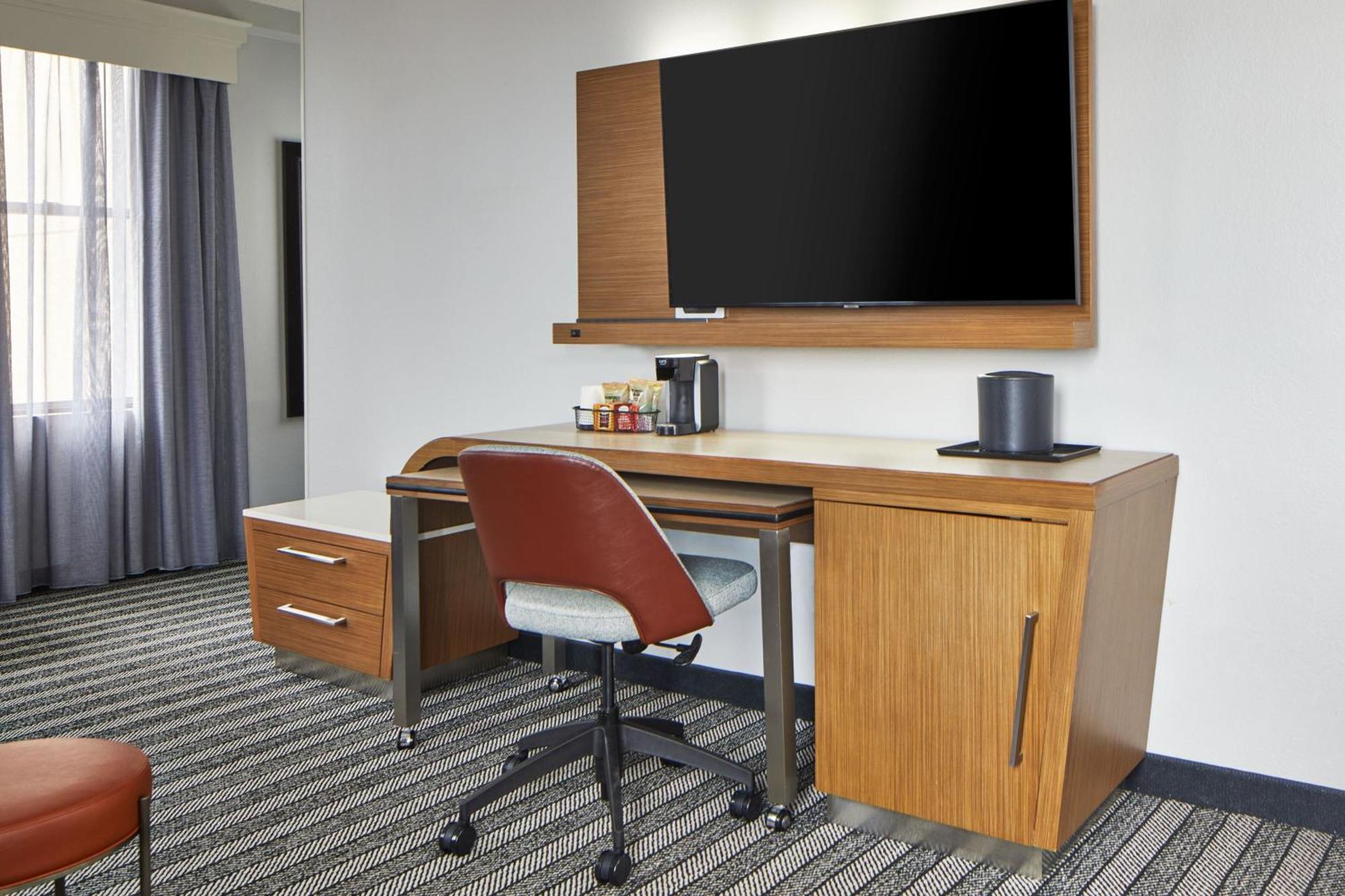 Courtyard By Marriott Nashville Downtown Exterior photo