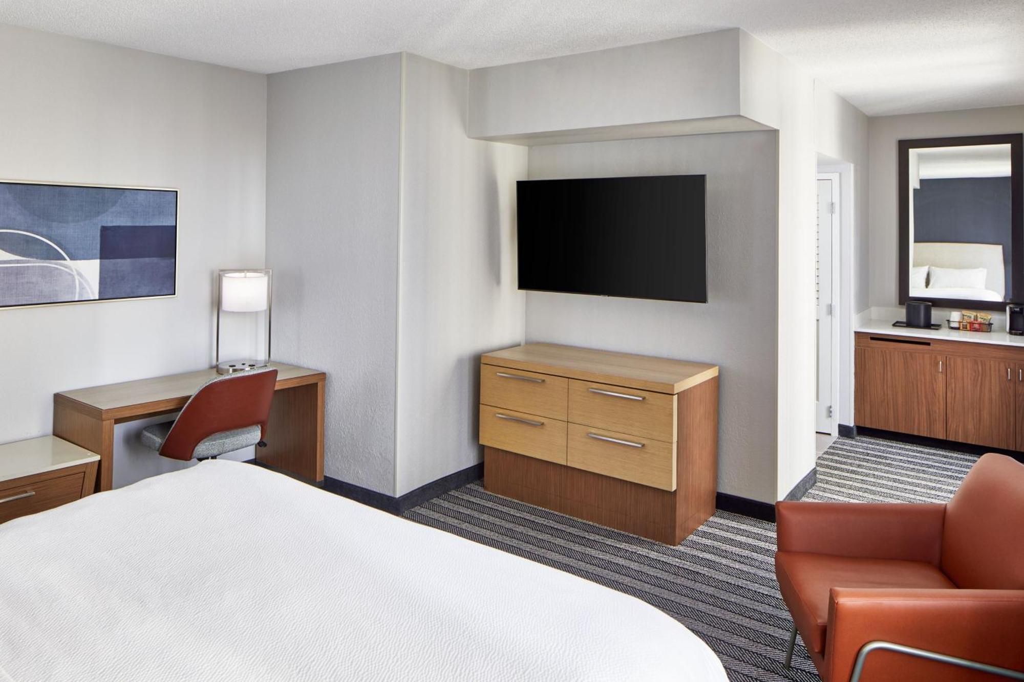 Courtyard By Marriott Nashville Downtown Exterior photo