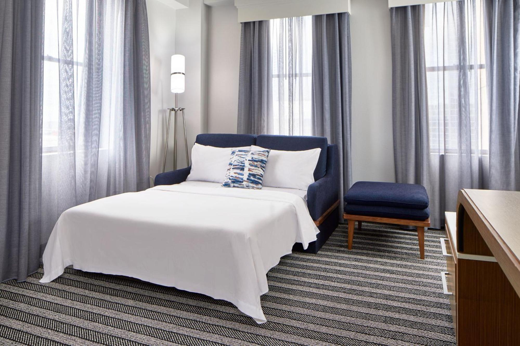 Courtyard By Marriott Nashville Downtown Exterior photo